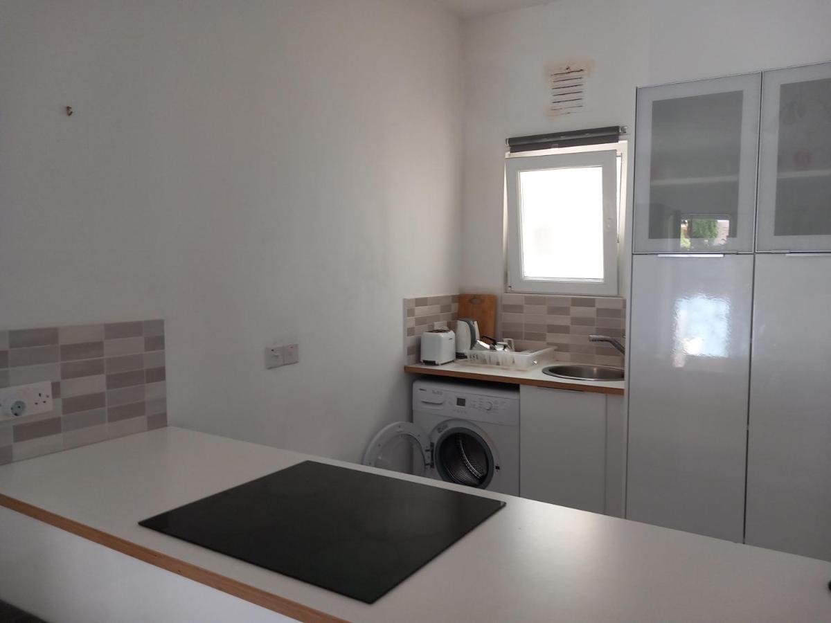 Paphos Studios Екстер'єр фото