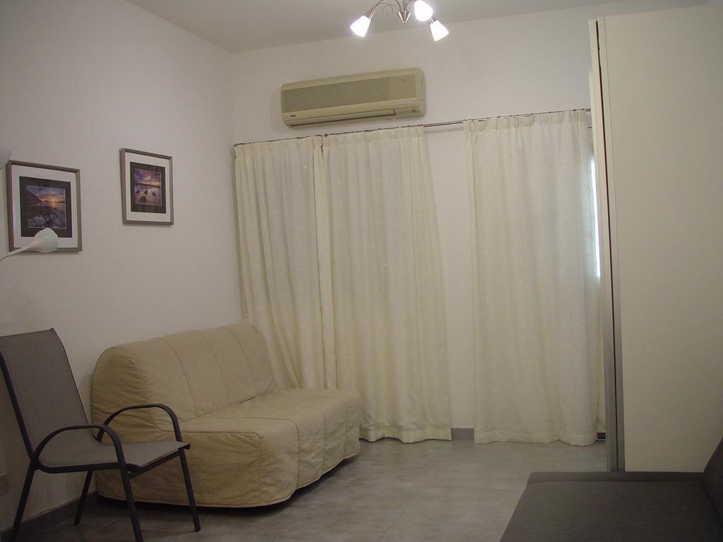 Paphos Studios Екстер'єр фото